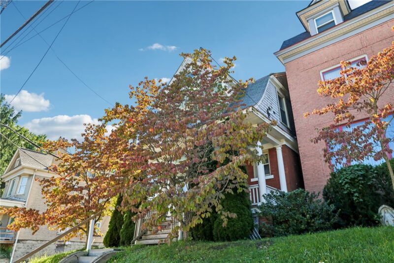 998 Greenfield Avenue — photo 4