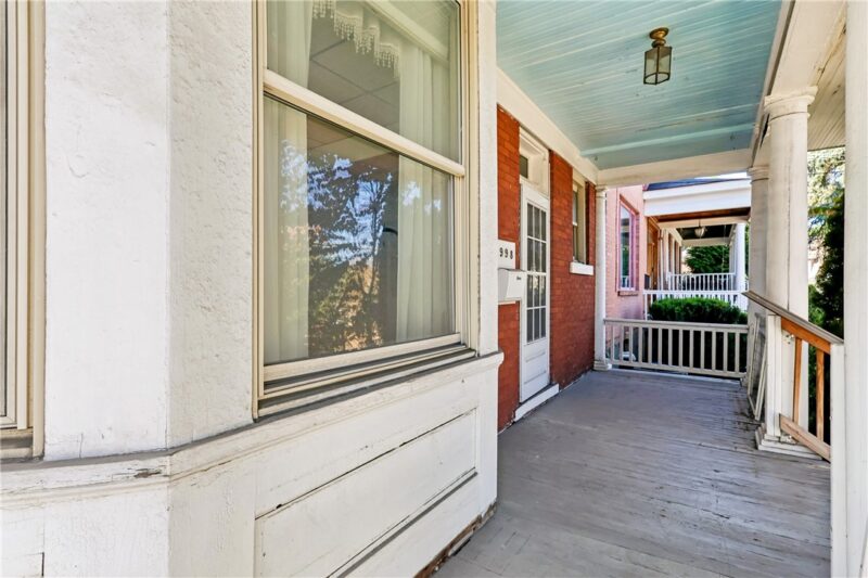 998 Greenfield Avenue — photo 7