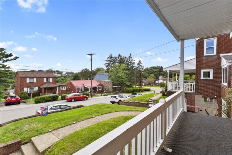 115 Melvin Drive — photo 2
