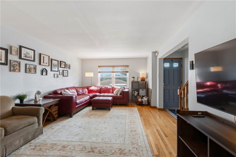 115 Melvin Drive — photo 4