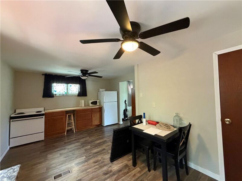 2928 1/2 Elroy Ave — photo 4