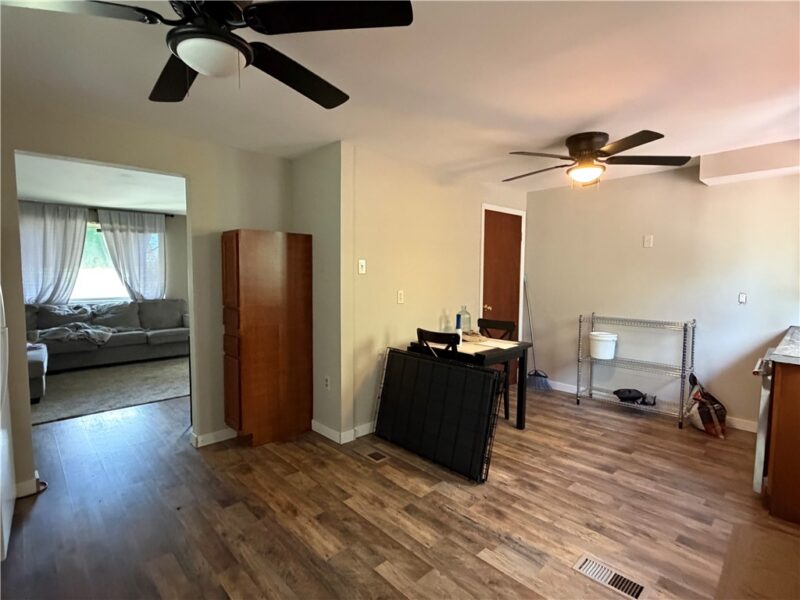 2928 1/2 Elroy Ave — photo 5