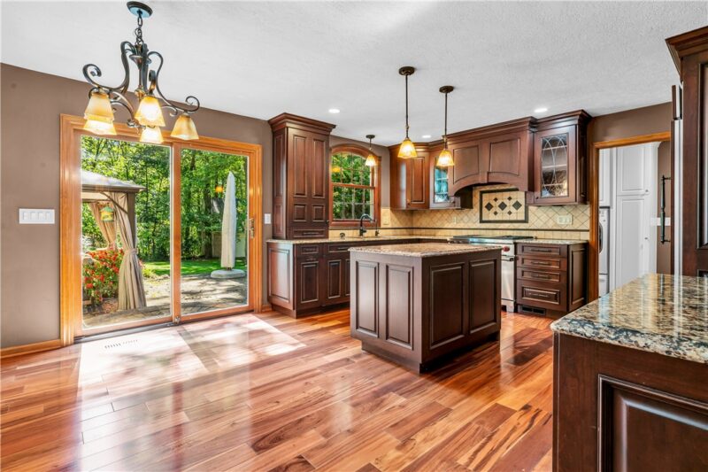 102 Timberlee Drive — photo 8
