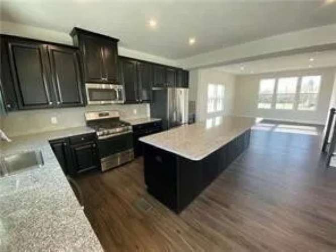 1052 Adair Ave — photo 3