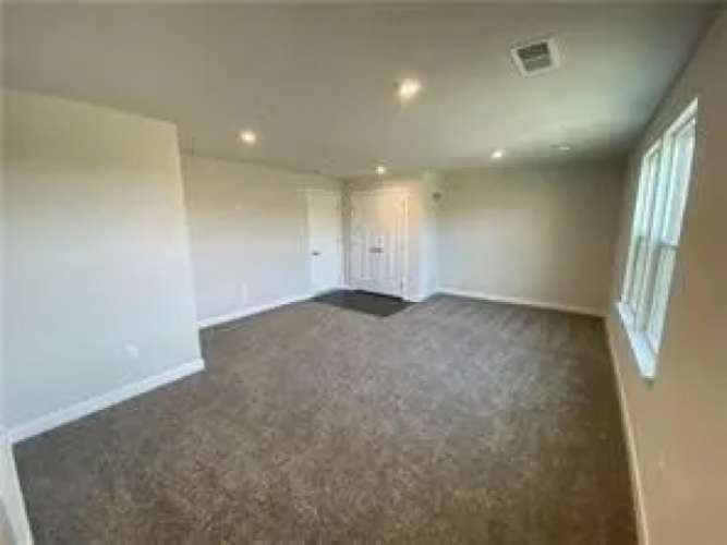 1052 Adair Ave — photo 8