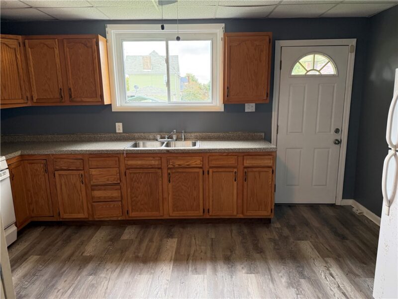 1703 Bailie Ave — photo 5