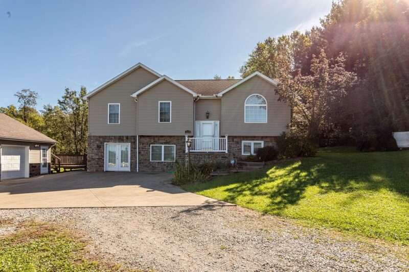 115 Maple Hill Lane — photo 2