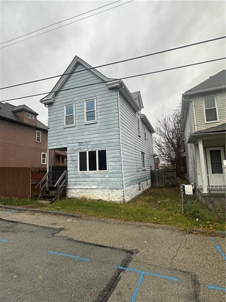 125 Elm Avenue — photo 1