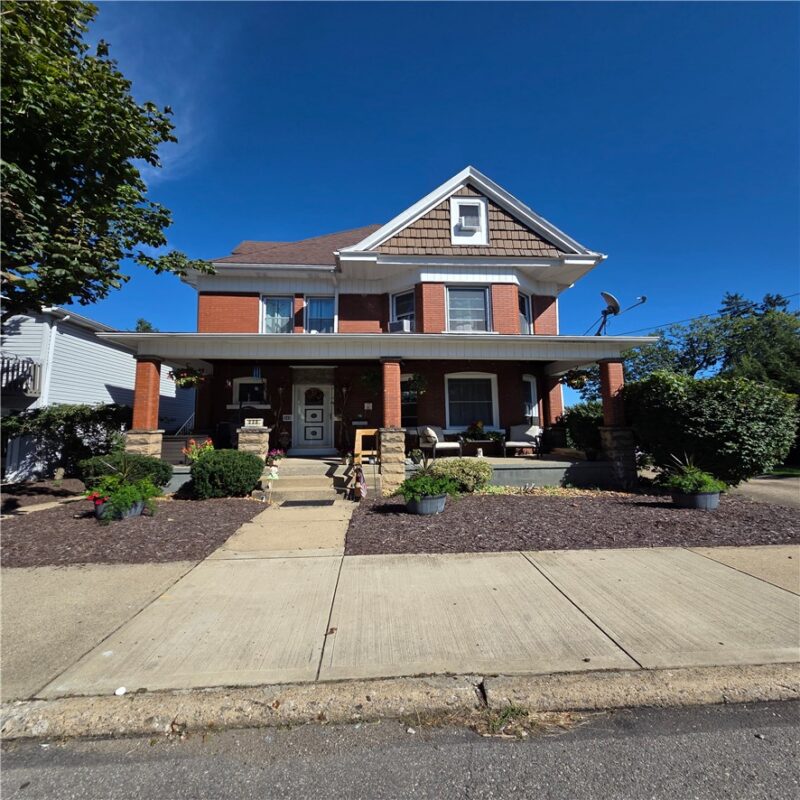220 Grace Ave — photo 5