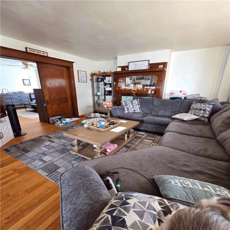 220 Grace Ave — photo 7
