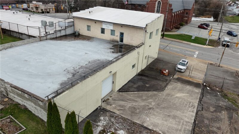 537 Lincoln Hwy — photo 2