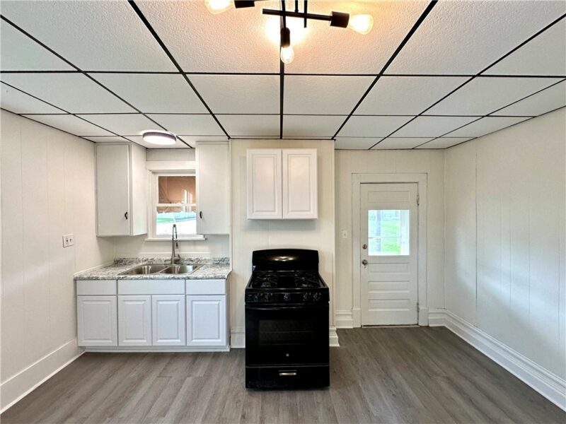 2503 8th Ave — photo 3