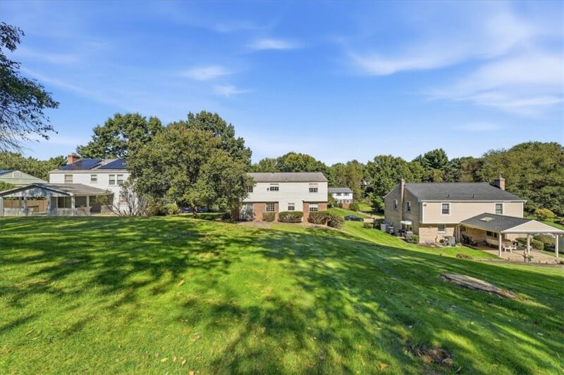 8458 Coventry Dr — photo 4