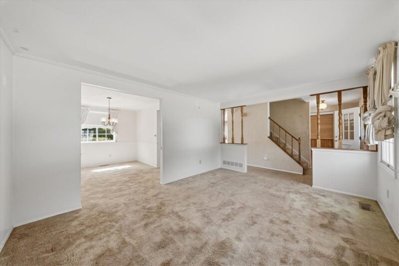 8458 Coventry Dr — photo 8
