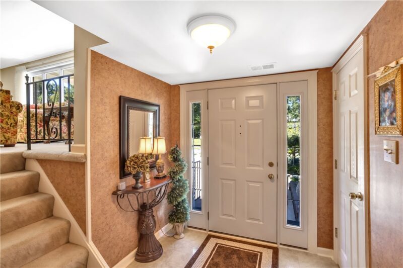 146 S Jamestown Rd — photo 3