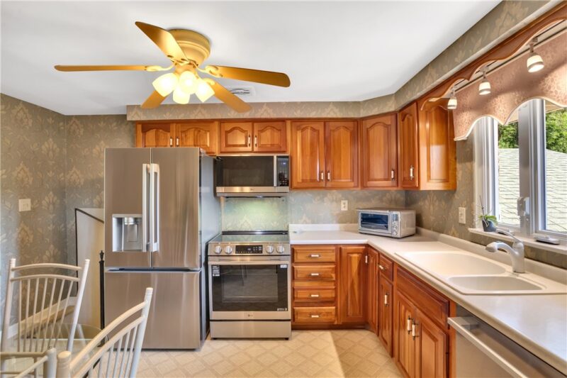 146 S Jamestown Rd — photo 4