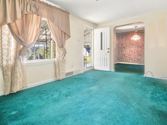 244 James Avenue — photo 2