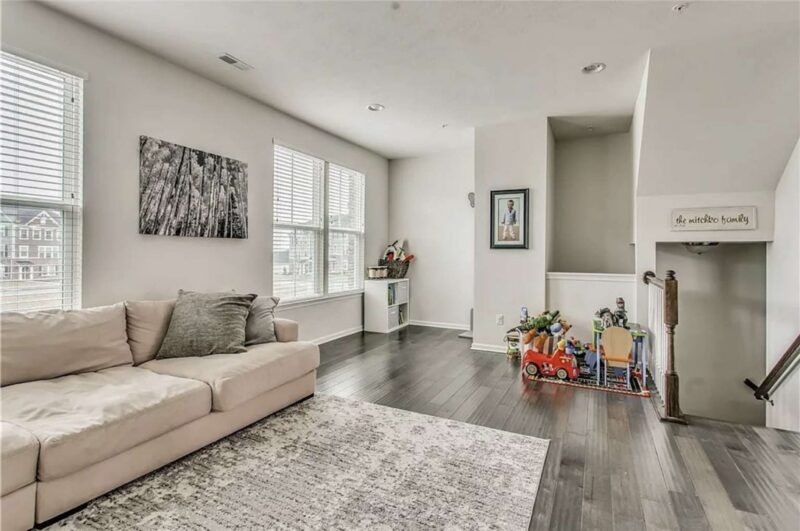4052 Overview Dr — photo 2