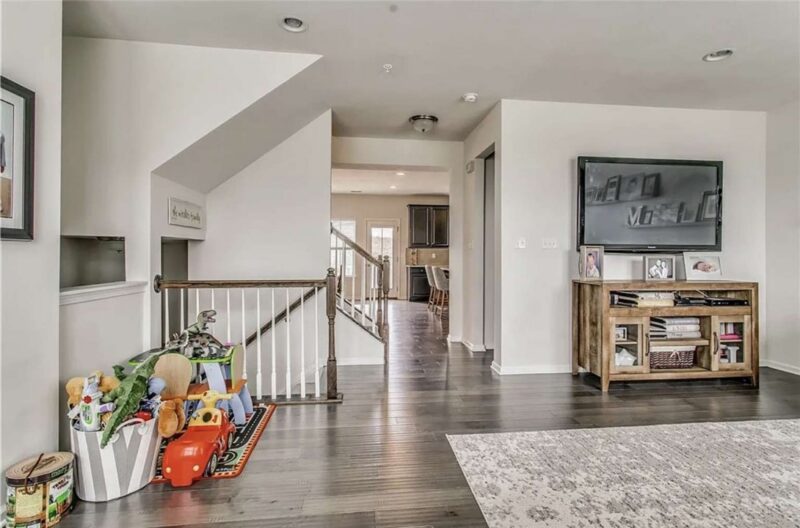 4052 Overview Dr — photo 8