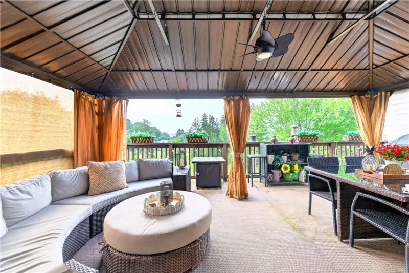 20 Irwin Drive — photo 4