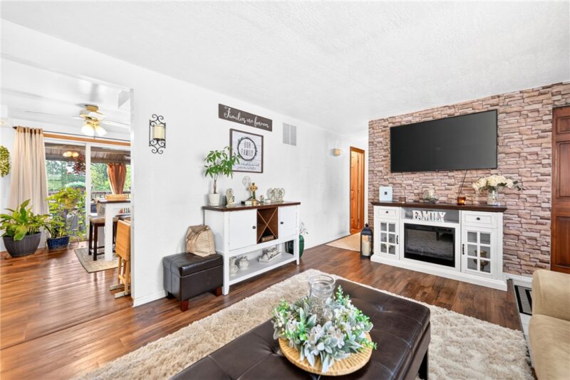 20 Irwin Drive — photo 8