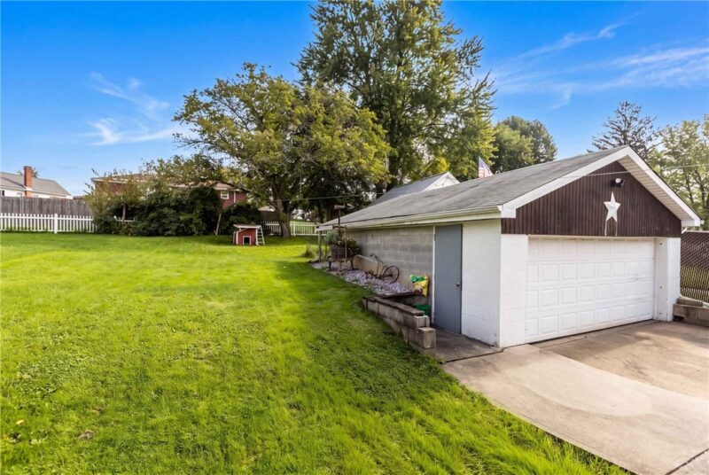 840 Duncan Ave — photo 3