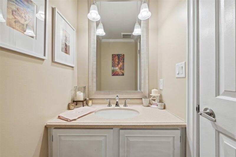 642 Woodcrest Dr — photo 6