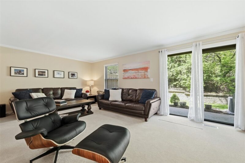 642 Woodcrest Dr — photo 8