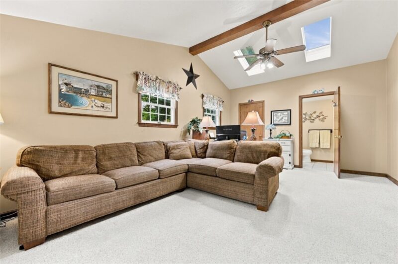 401 Becker Dr — photo 4