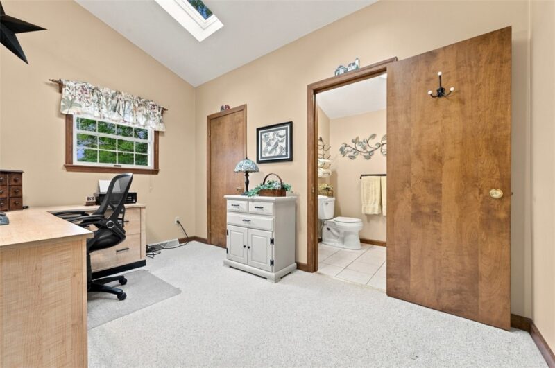 401 Becker Dr — photo 7