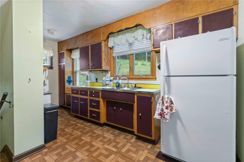 1085 Phillips Street — photo 6
