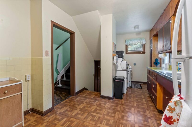 1085 Phillips Street — photo 7