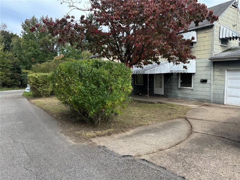 641 Thompson Ave — photo 2