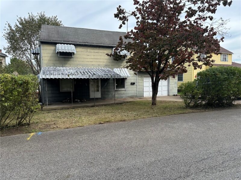 641 Thompson Ave — photo 3