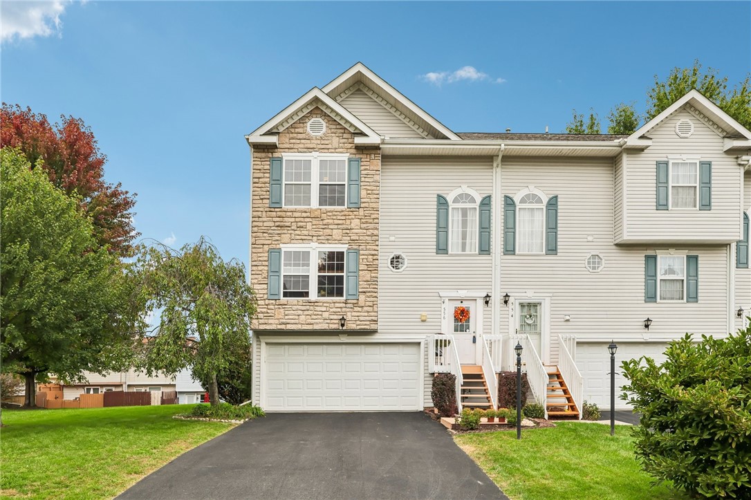556 Ten Point Ln — photo 1