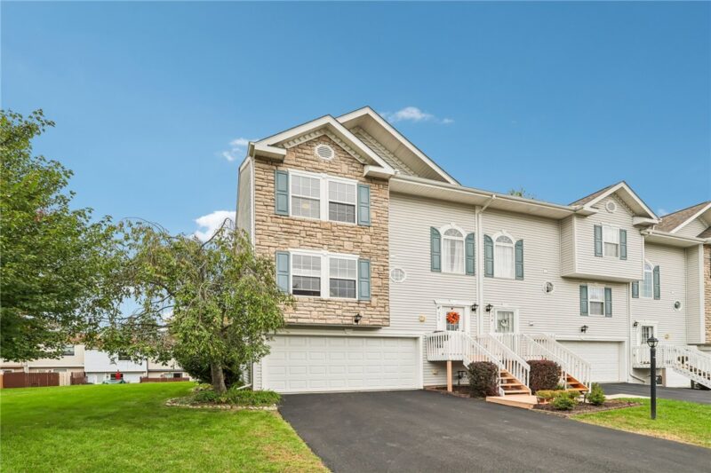 556 Ten Point Ln — photo 2