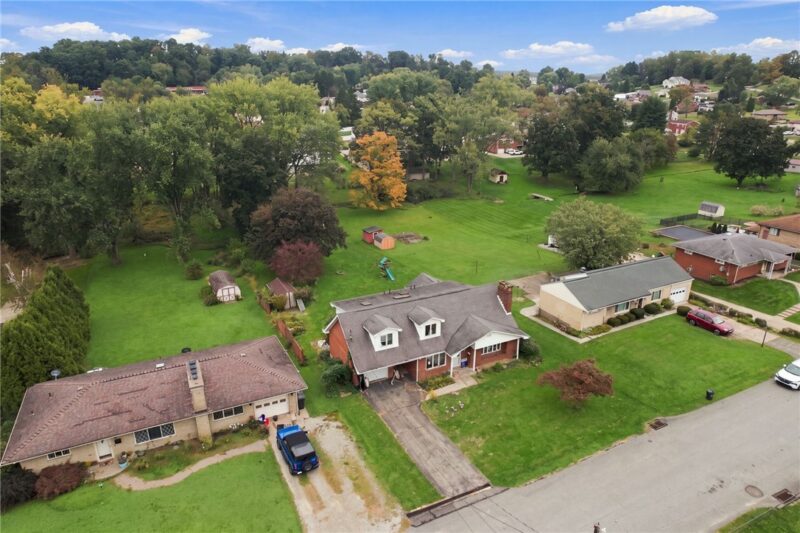 712 William Dr — photo 8