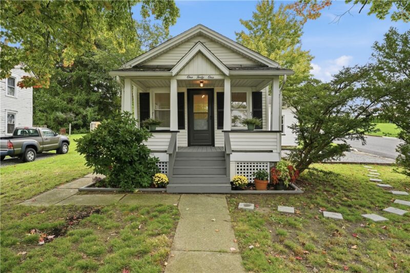 141 Pierce Ave — photo 3