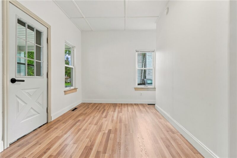 141 Pierce Ave — photo 4