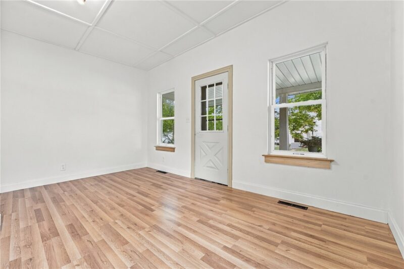 141 Pierce Ave — photo 5