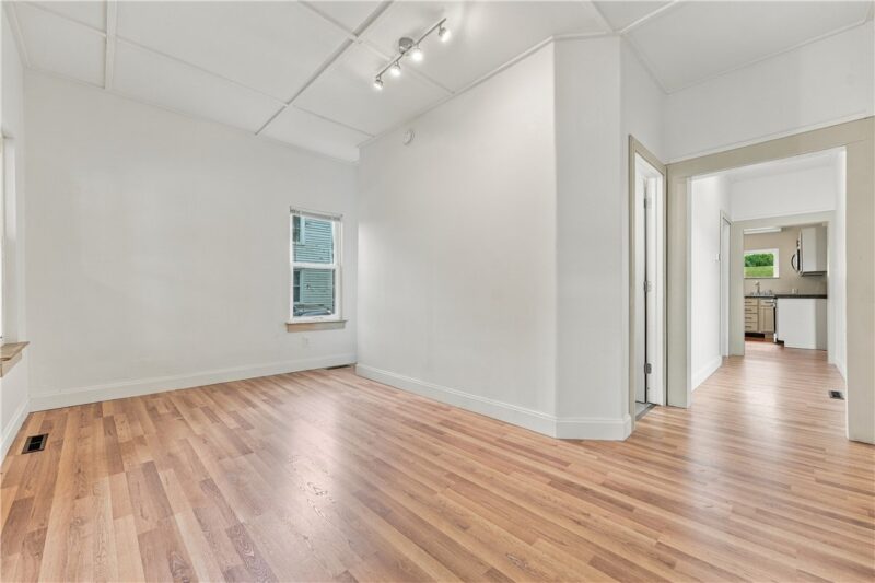 141 Pierce Ave — photo 7