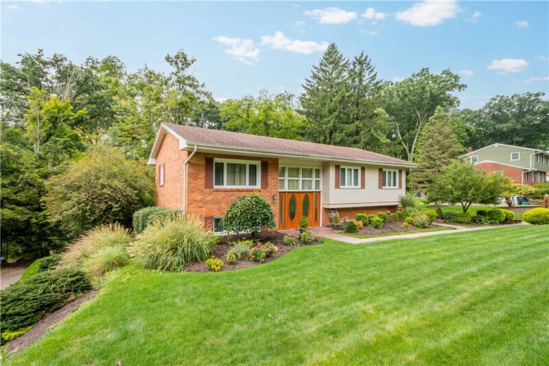 156 Gateshead Drive — photo 3