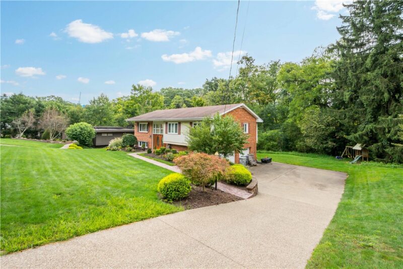156 Gateshead Drive — photo 4