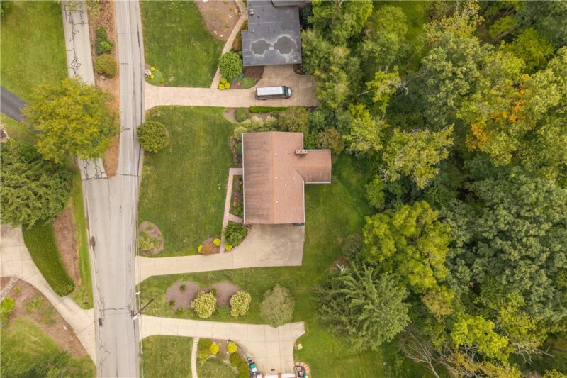 156 Gateshead Drive — photo 5