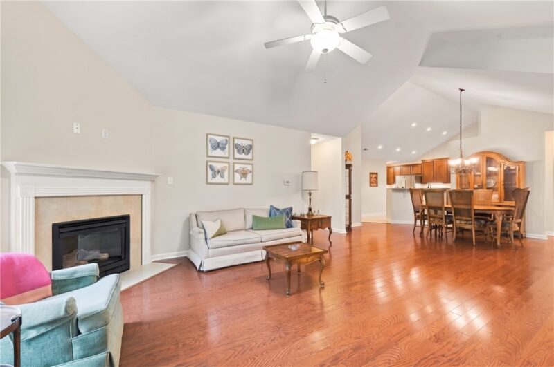 2084 Isleworth — photo 7