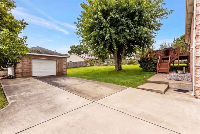 902 Central Drive — photo 8