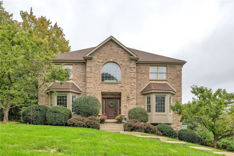 402 Honey Locust Dr — photo 2