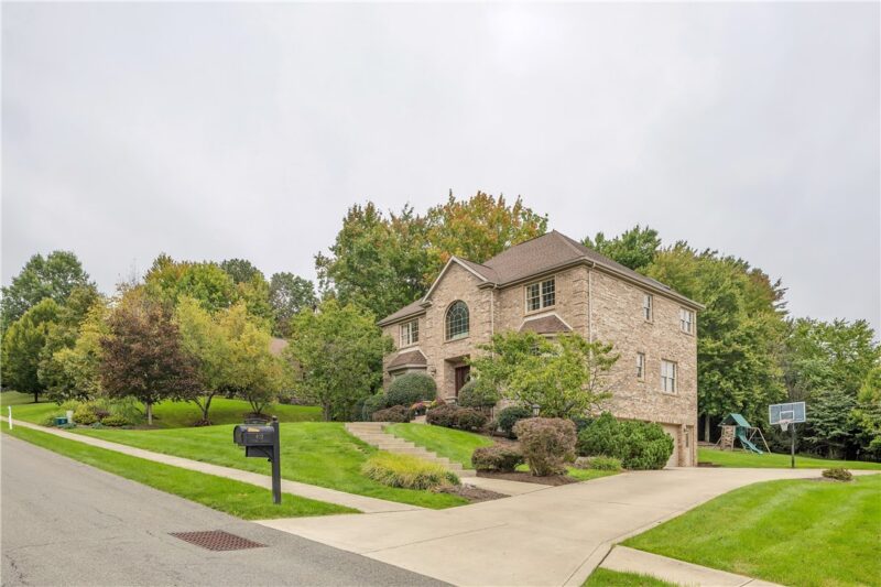 402 Honey Locust Dr — photo 3