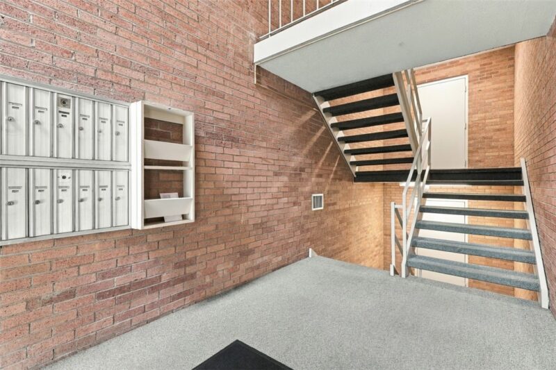 913 Forest Green Dr — photo 3