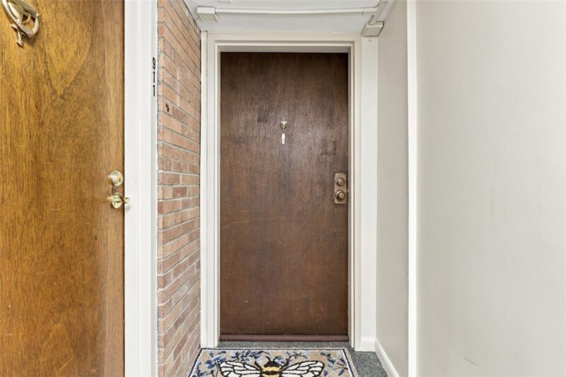 913 Forest Green Dr — photo 4
